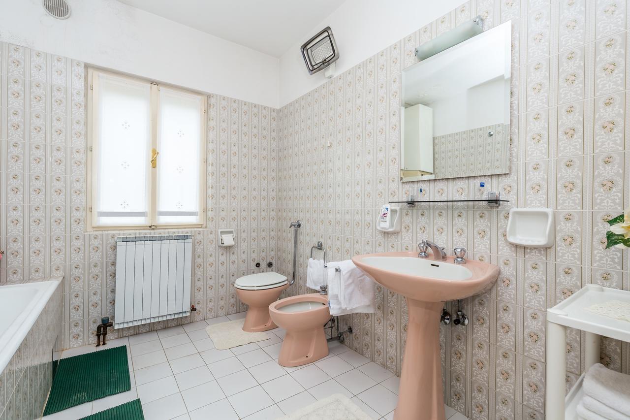 Rona Apartments Ani Icici Bagian luar foto